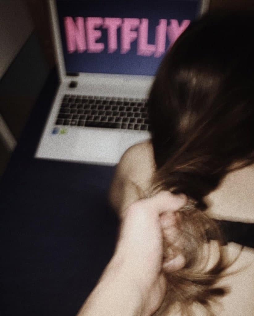 Le Vrai Mood Netflix Chill Balance Ta Nude