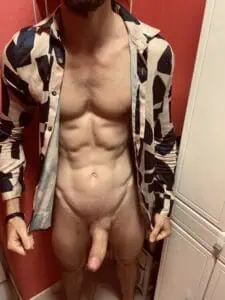 jeune homme musclé nude